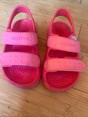 Native Kids Bright Pink Chase Sandals